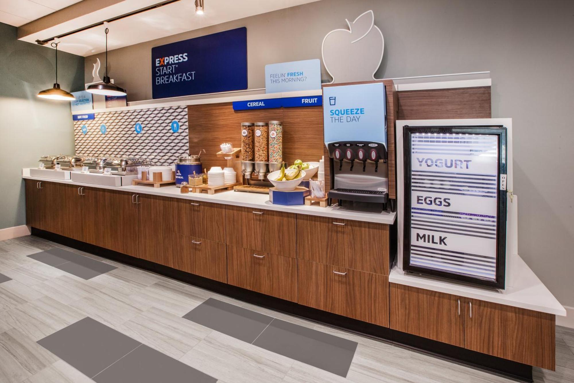 Holiday Inn Express & Suites Fresno Airport By Ihg Extérieur photo