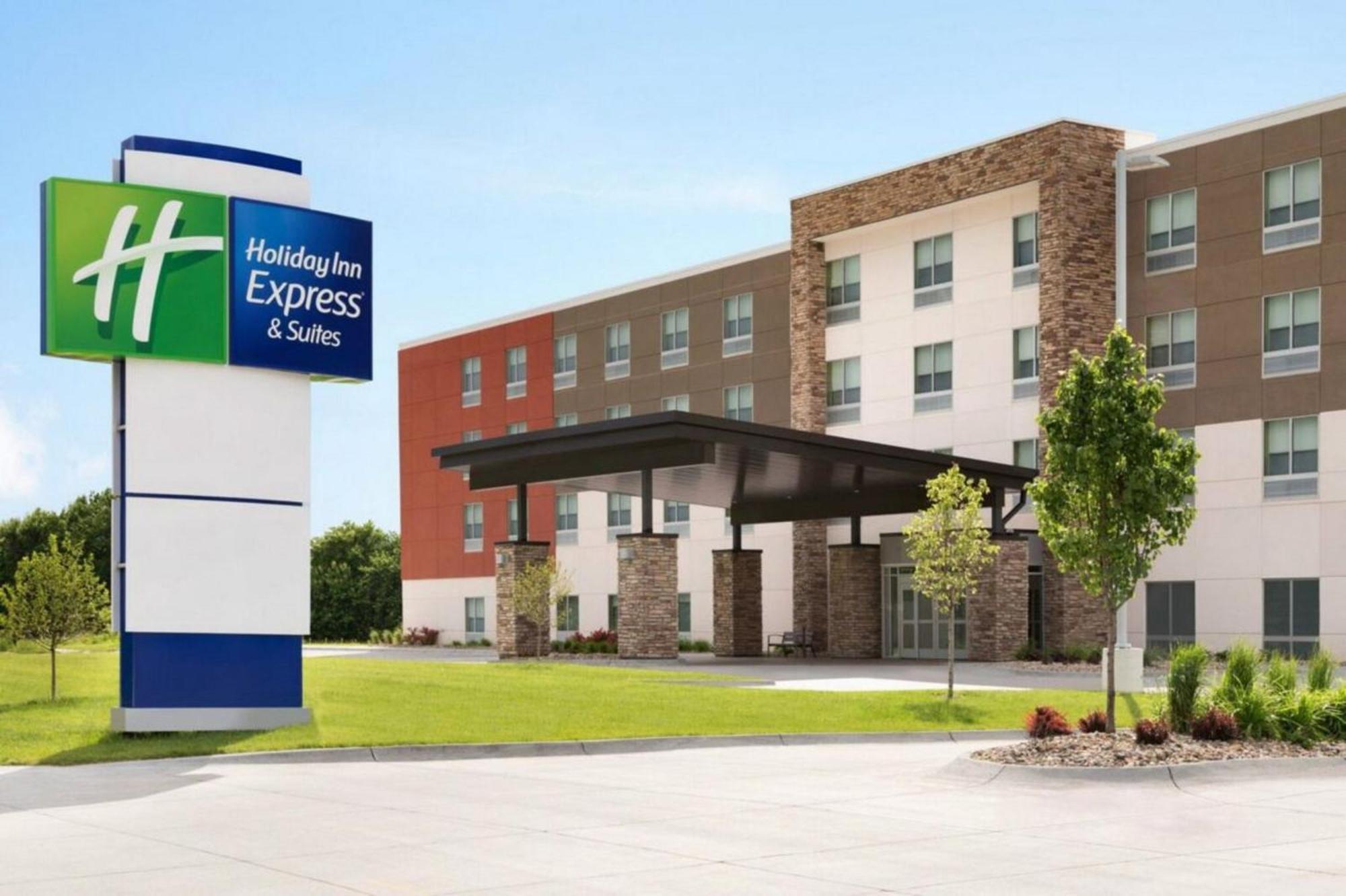 Holiday Inn Express & Suites Fresno Airport By Ihg Extérieur photo